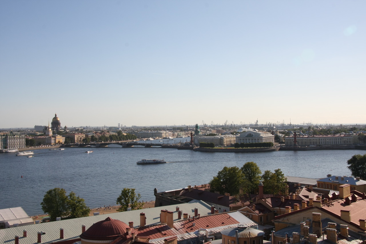 Панорама Санкт-Петербурга с видом на реку Неву, Стрелку Васильевского острова и Исаакиевский собор