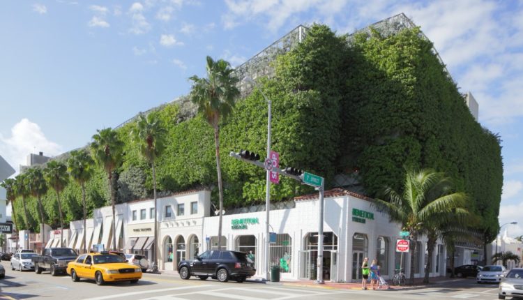 Зеленое здание появилось в Майами