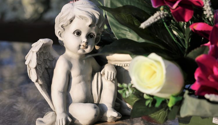 Белоруссам рекомендуют отказаться от искусственных цветов