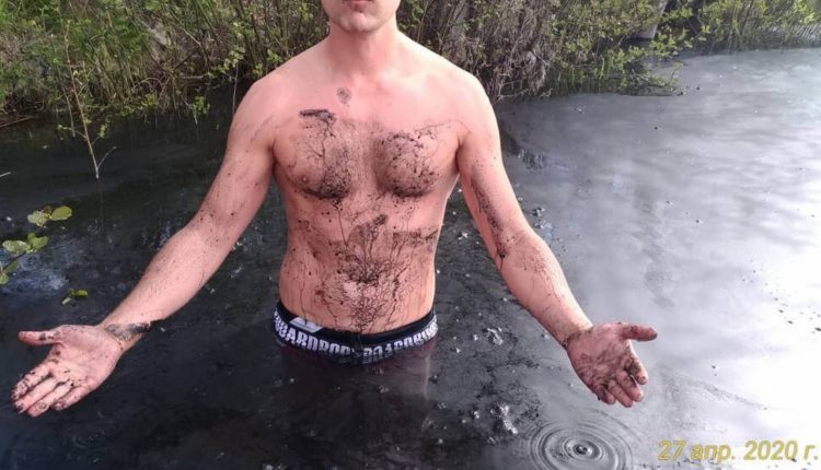 В Калининграде озеро Шенфлиз стало черным