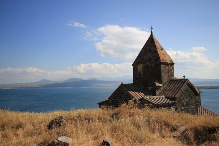 Что ждет озеро Севан в Армении?