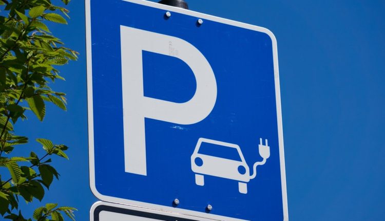 РФ отменяет пошлину за ввоз электрокаров