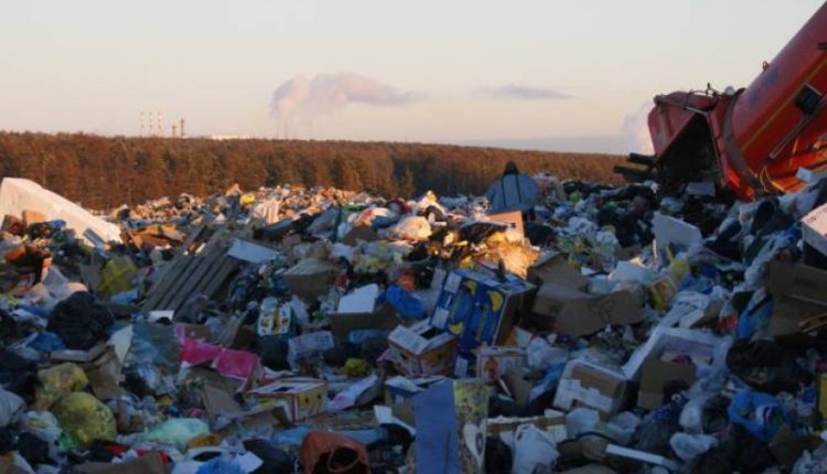 Рекультивацию свалки в Якутске перенесли на 2022 год. Фото ИА YakutiaMedia