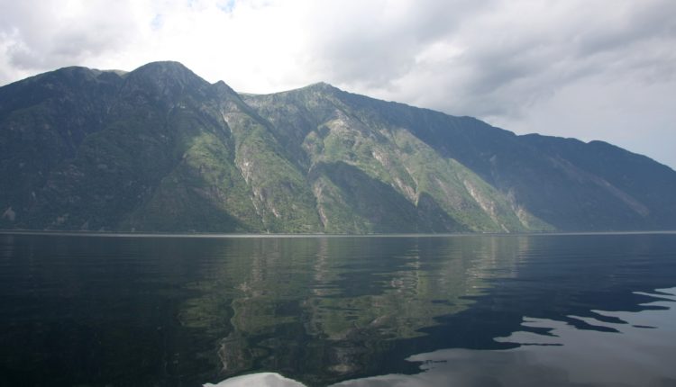 Телецкое озеро / Автор: Наталья Слободчикова