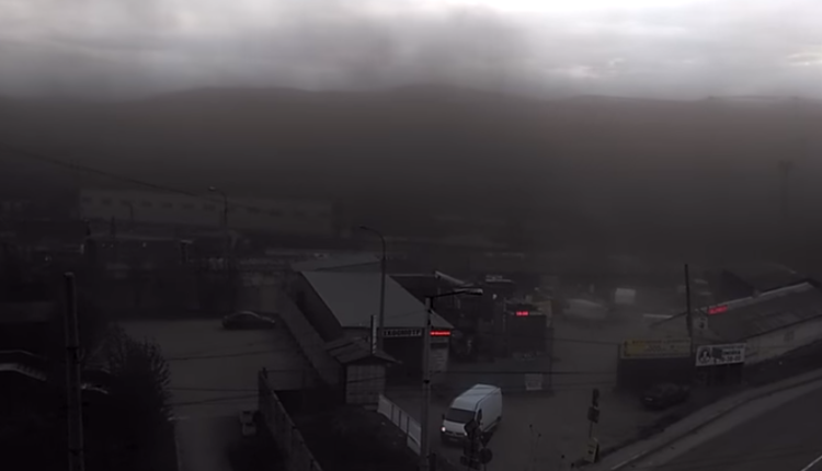 Угольная пыль от Мурманского порта