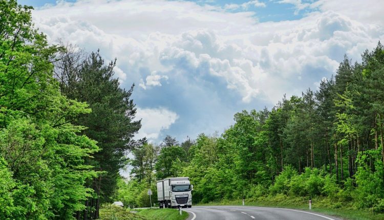 Хотят добиться меньше выбросов от грузовиков