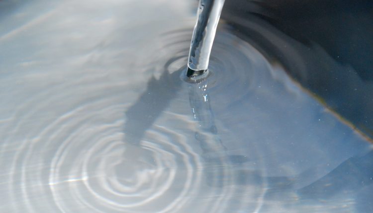 Питьевая вода пахнет тухлой рыбой