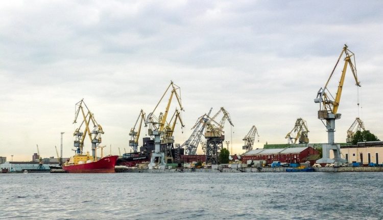 Агрохимикаты предлагают хранить в морских портах