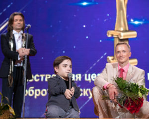 Александр Усанин на премии "На благо мира"