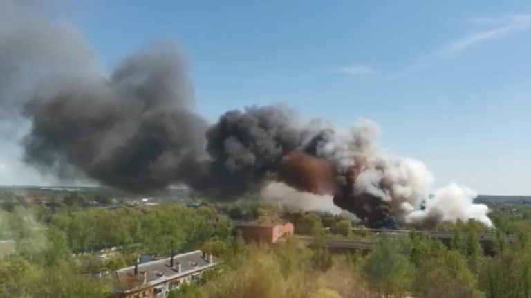 В Подмосковном Чехове горят отходы