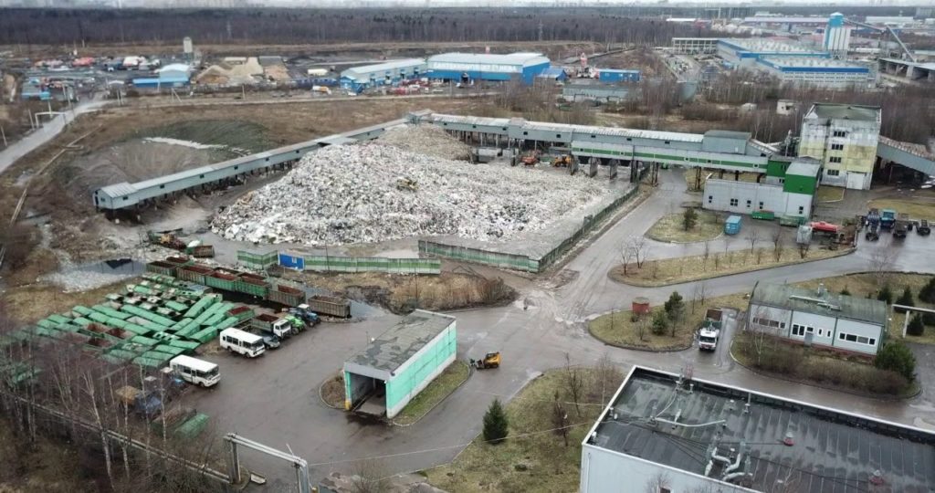 Директору мусороперерабатывающего завода предъявили обвинение