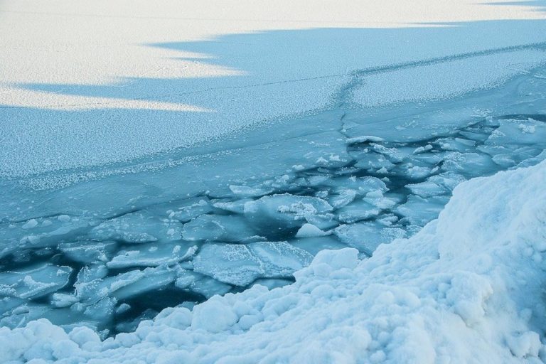 Микропластик обнаружен в морской атмосфере даже в отдаленных регионах