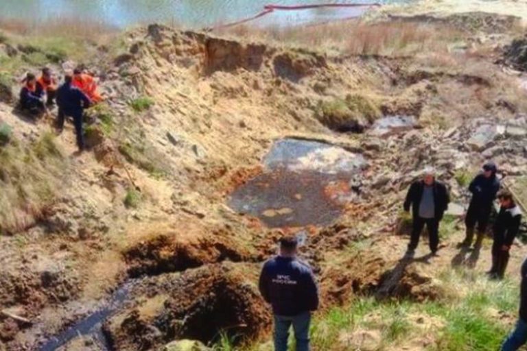В Иркутской области нефтью загрязнили около 14000 куб. м. грунта