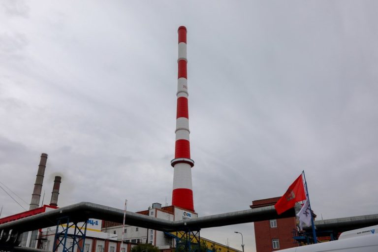 В Красноярске на ТЭЦ-1 запустили новую дымовую трубу