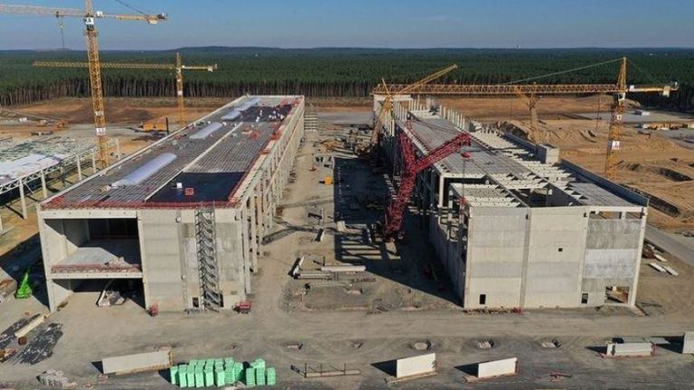 Немцы подали сотни жалоб на строящийся завод Tesla