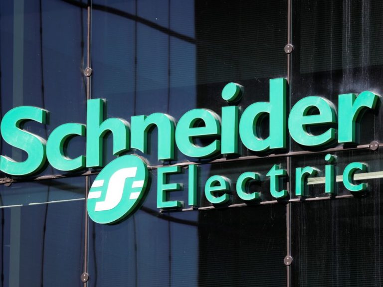 Schneider Electric предлагает эффективную стратегию по снижению углеродного следа для предприятий