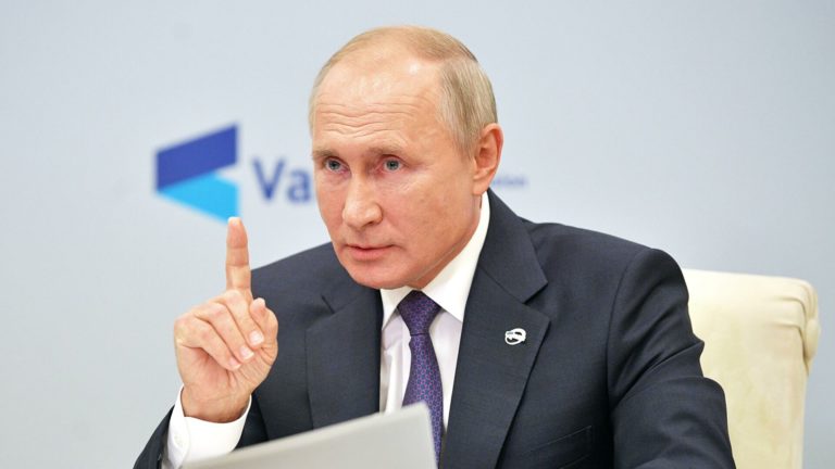 Путин призвал отказаться от чрезмерного потребления ради экологии