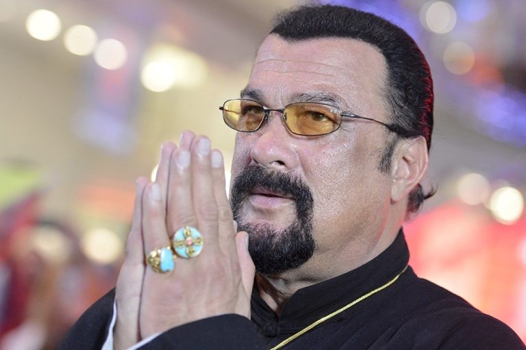 Стивен Сигал взялся защищать экологию Байкала