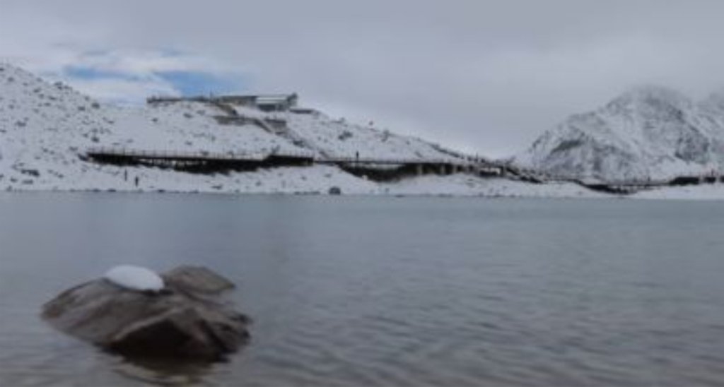 В Китае укутали одеялом ледник