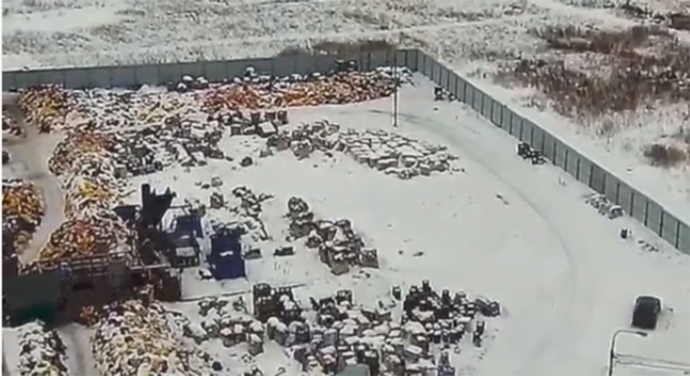 В Жуковском сжигают медотходы прямо под открытым небом