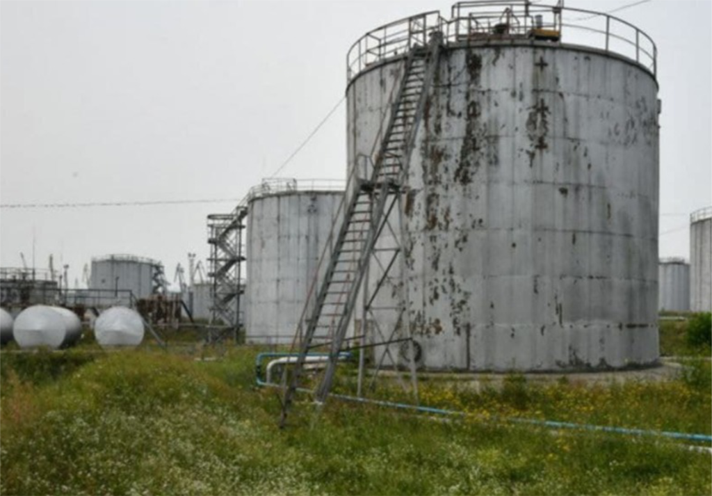 Определён подрядчик для очистки территории Красноярской нефтебазы