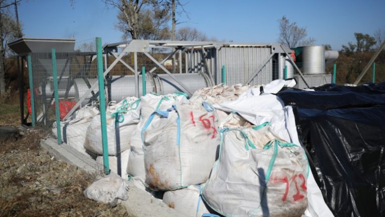Тысячу тонн ядохимикатов не смогли утилизировать в Амурской области