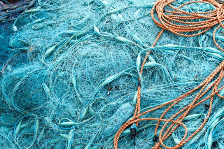 Появились розетки и выключатели из старых рыболовных сетей