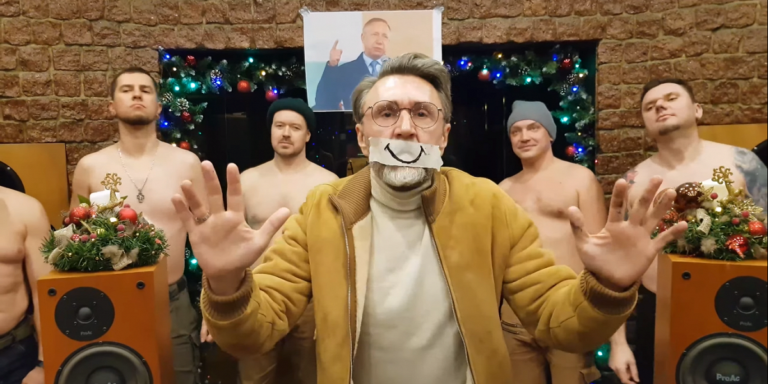 Сергей Шнуров спел «Покаянную», иронично извинившись перед администрацией Санкт-Петербурга