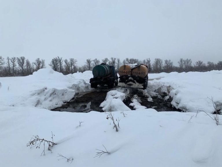 В Саратовском районе обнаружили место нелегального слива нечистот