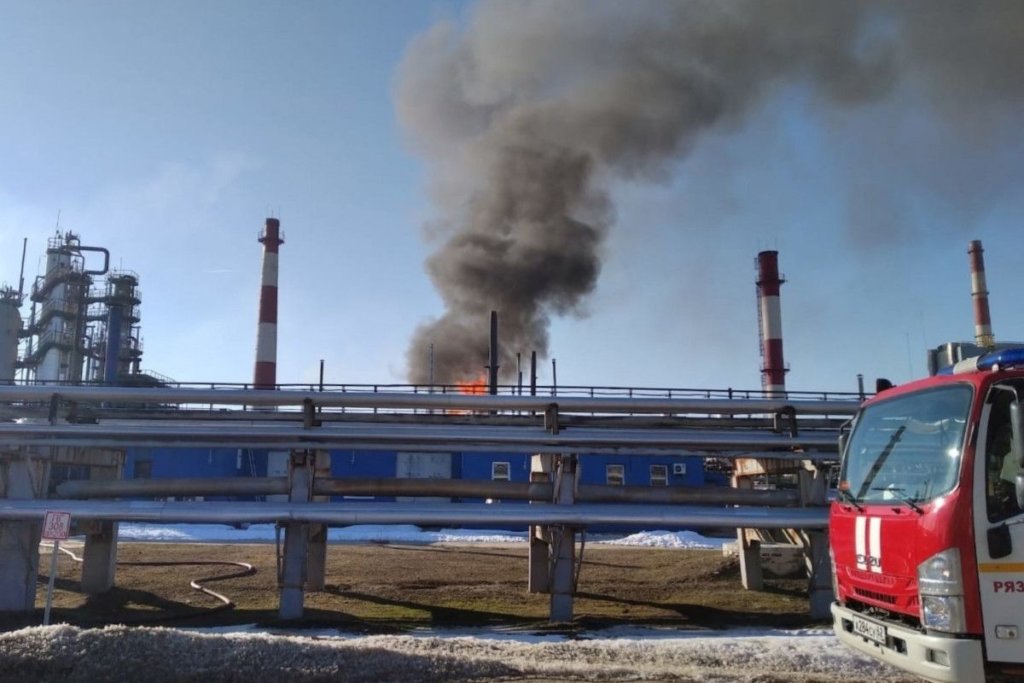 На территории Рязанской нефтеперерабатывающей компании сегодня случился пожар
