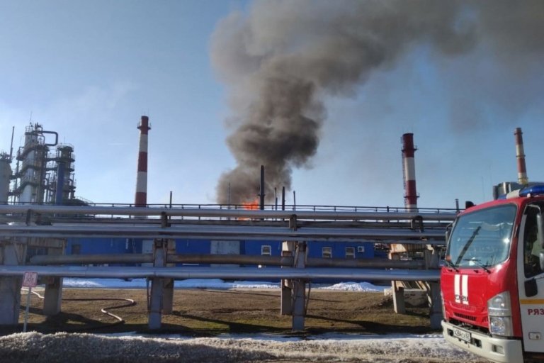 На территории Рязанской нефтеперерабатывающей компании сегодня случился пожар