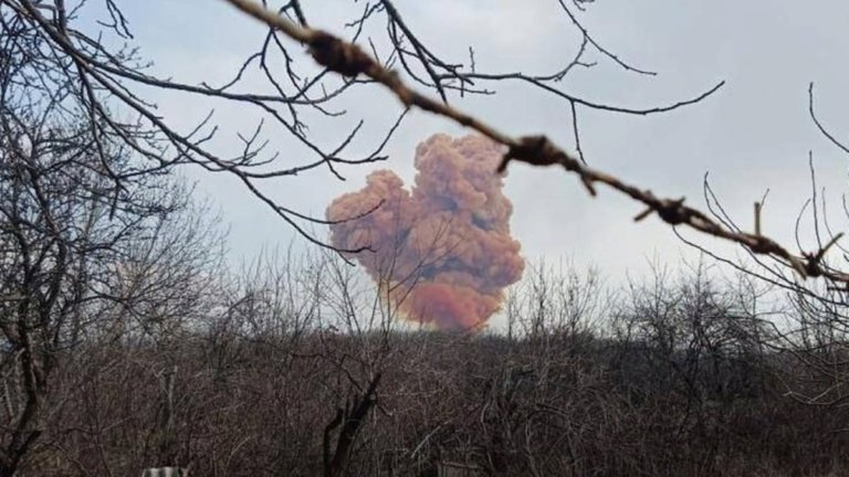 ВСУ подорвали резервуары с химикатами на заводе в Рубежном