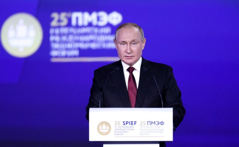 Владимир Путин: В России будут развивать чистые технологии