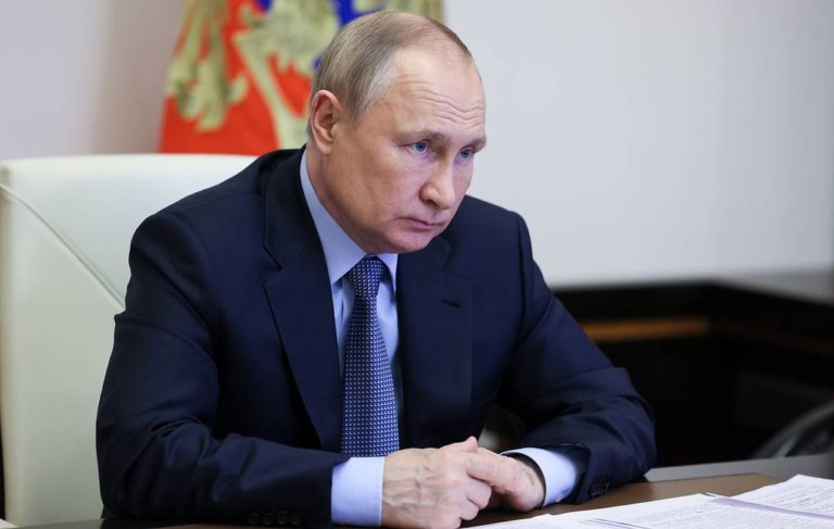 Владимир Путин поручил правительству подготовить проекты указов о мерах по сокращению лесных пожаров