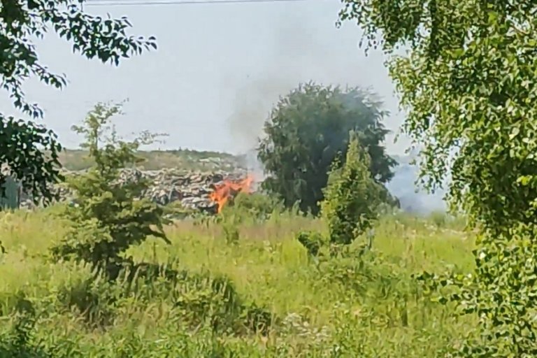 Мценский полигон ТКО вновь охватил пожар