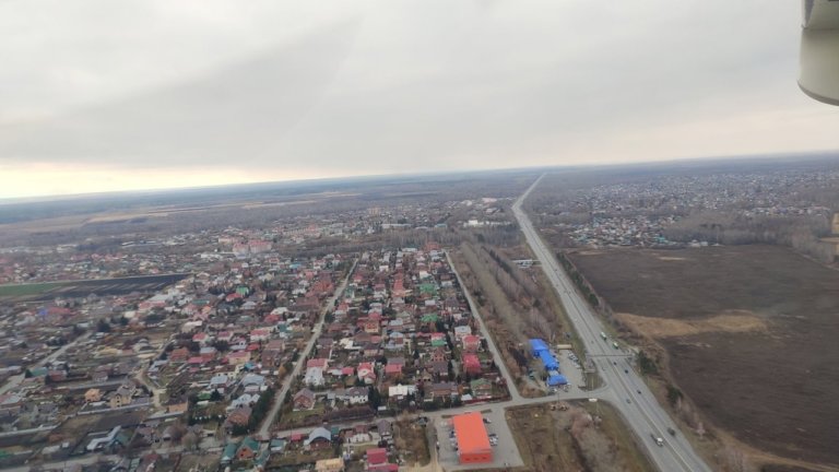 Небо Тюмени заволокло дымом