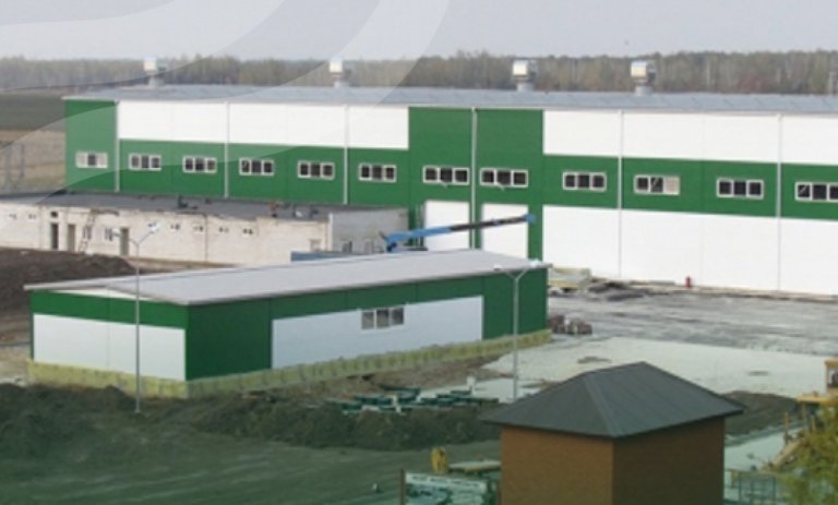 Белгородский завод по производству кормов сбрасывал жидкие отходы в овраг