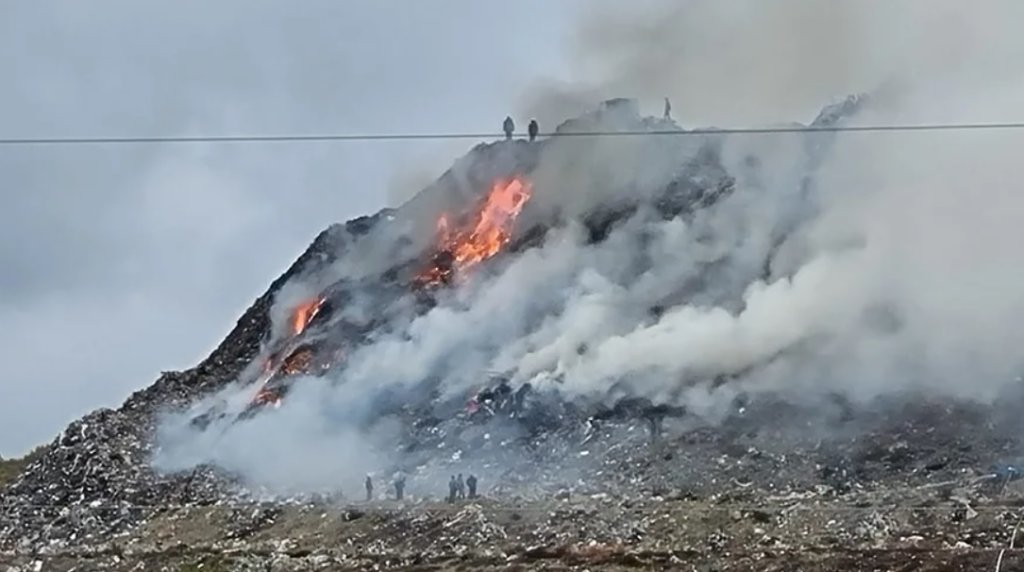Жители пригорода Новороссийска требуют закрыть постоянно горящую свалку