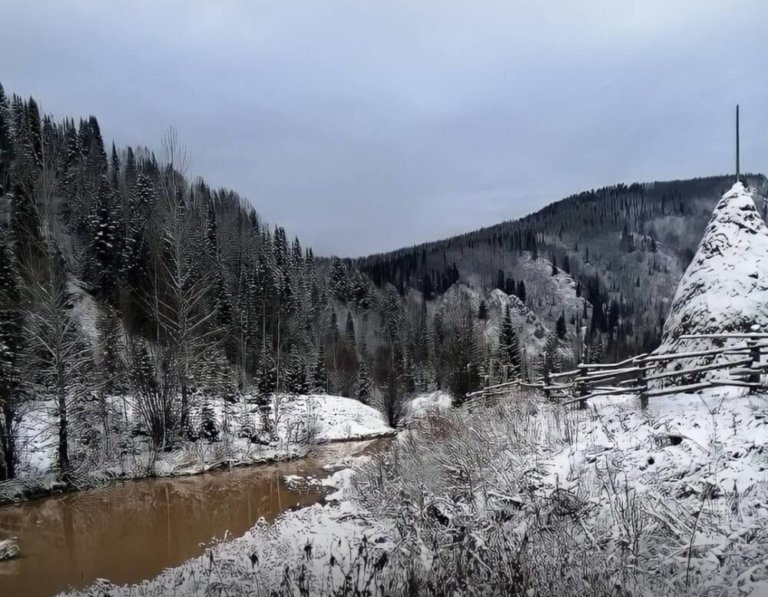 Золотодобытчики убивают реку в Хакасии