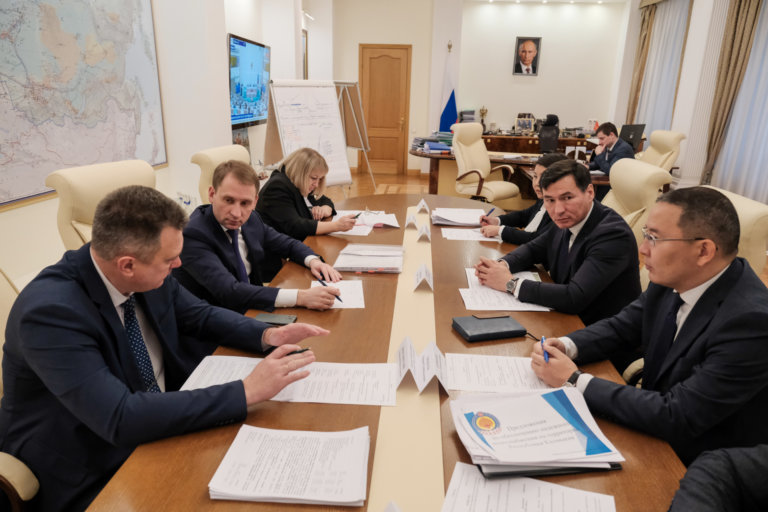 Александр Козлов: В Калмыкии необходимо увеличить площади лесовосстановления и лесоразведения