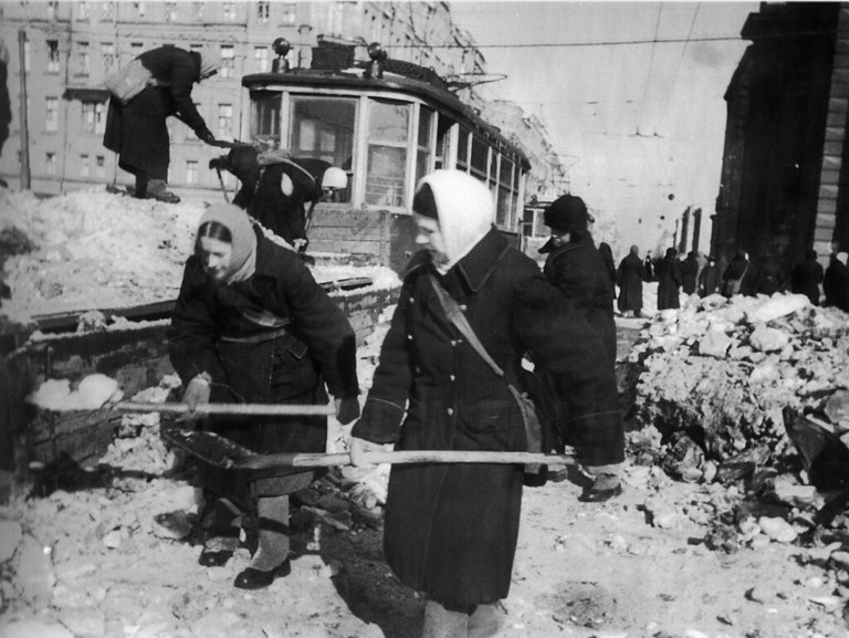 Как вывозили мусор в блокадном Ленинграде