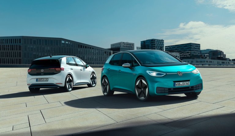 Volkswagen снизил цены на электромобили, пытаясь конкурировать с Tesla
