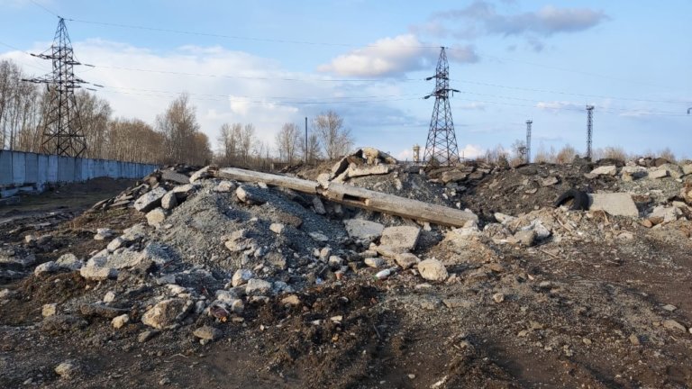 В Красноярске устроили асфальтовую свалку