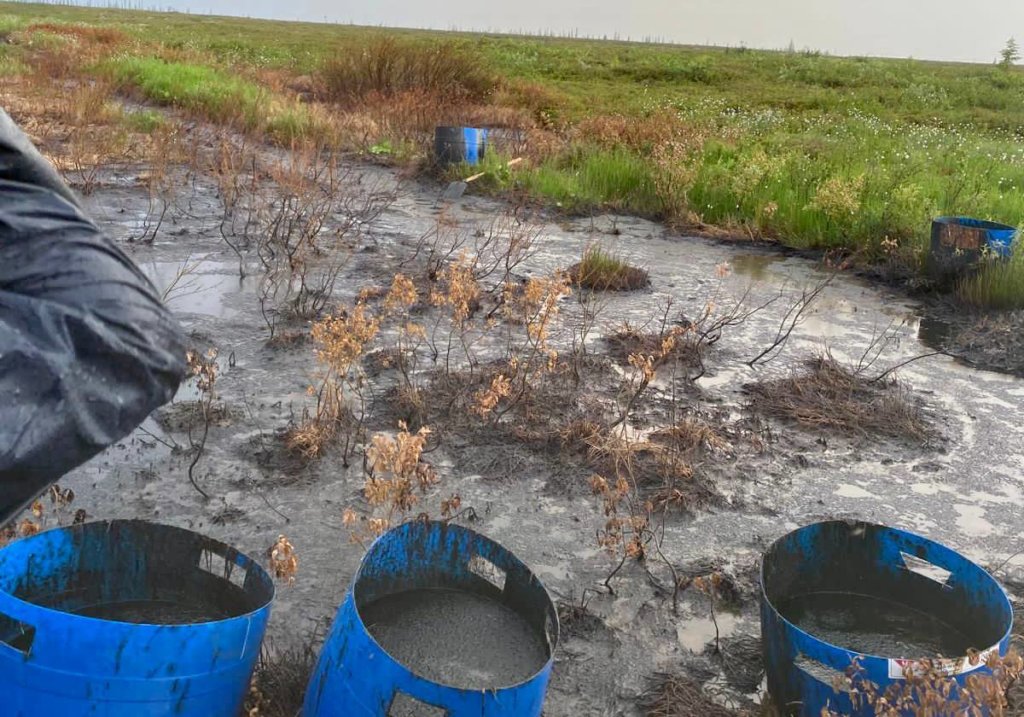 В Республике Коми нефтепродукты попали в реку Колва