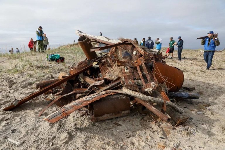 На побережье Баренцева моря собрали более 300 тонн мусора