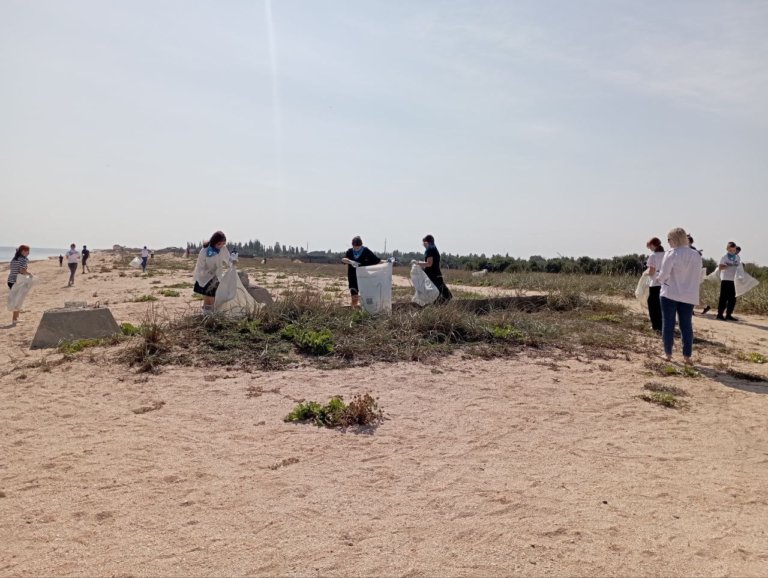 В Херсонской области от мусора очистили побережье Черного и Азовского морей