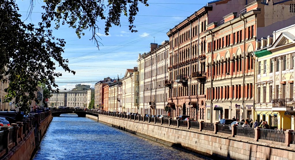 От сбора до переработки: в Петербурге разработали комплексную программу обращения с отходами