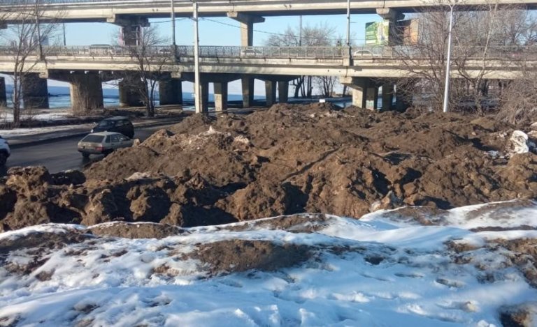 Администрацию Воронежа обязали убрать снегосвалку