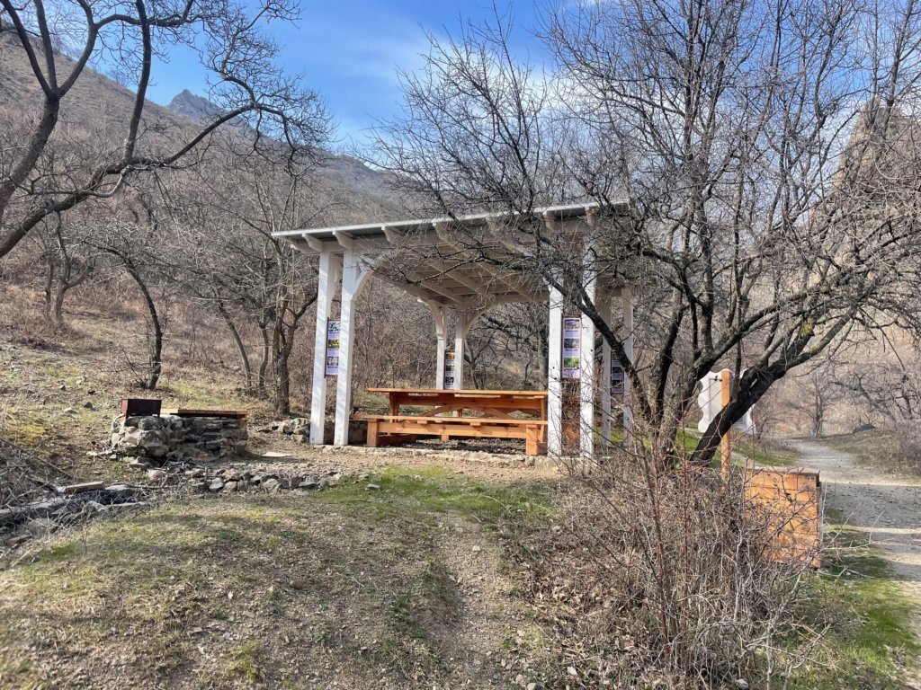 В Крыму к лету обустроят территорию Арпатских водопадов