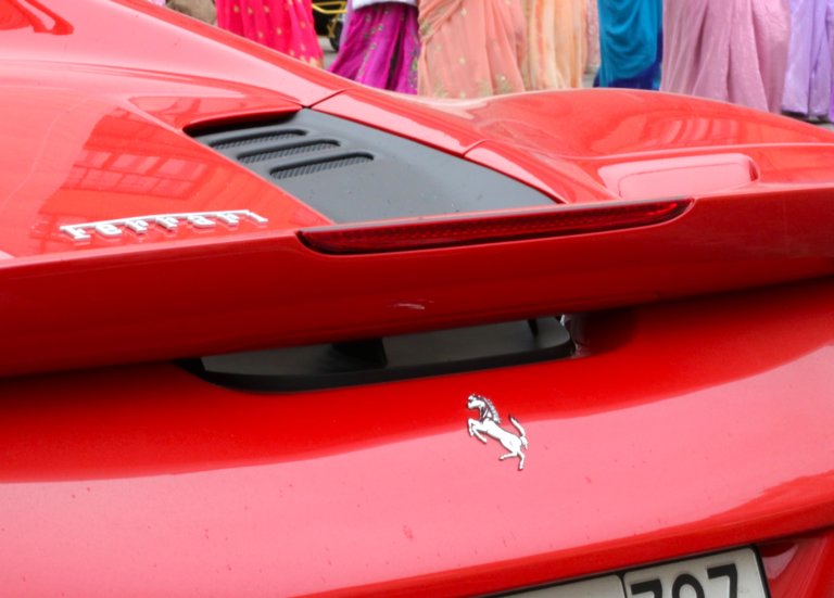 Ferrari представила первый электрический купе Elettrica